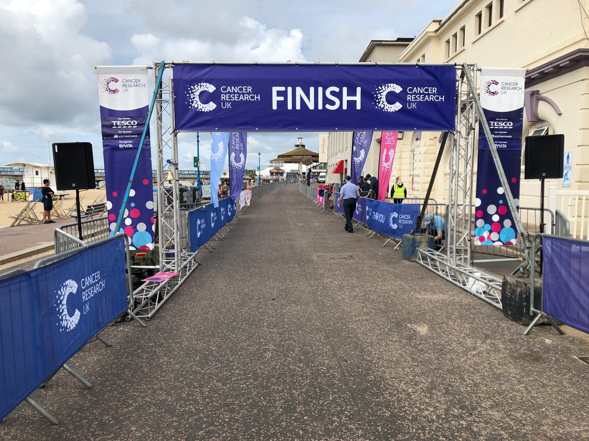 Showcase tweet media