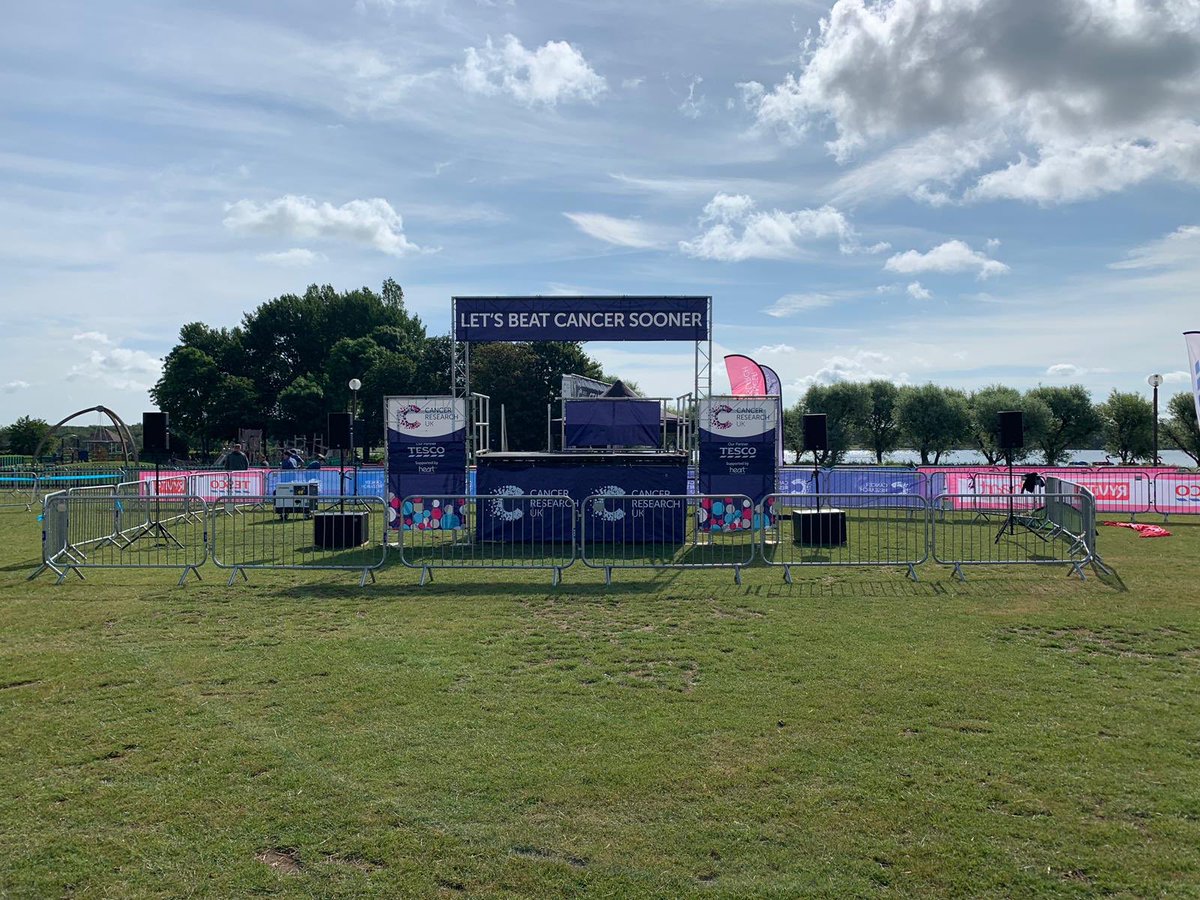 Showcase tweet media