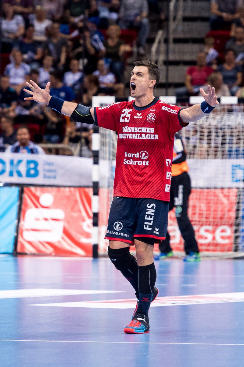 SGFleHa's tweet photo. 50'
#BHCSG 19:22
#SGPower ๐โค https://t.co/MvIzzle8A5