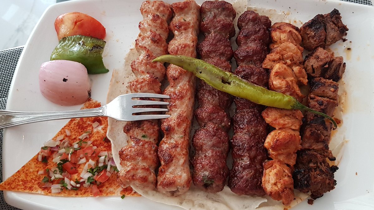 مصنف چند دیوانوں کے ساتھ #عید ملن پارٹی فرماتے ہوئے.
لاہور کے کیفے بیروت میں لی گئی چند یادگار تصاویر کہ جن میں <a href="/HKY579/">Hassan Ahmed Khan</a> اور <a href="/SulimanAzhar/">Suliman Azhar</a> کو بھی دیکھا جا سکتا ہے.