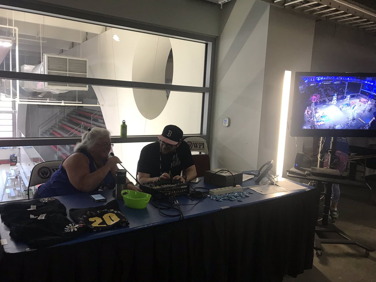 For those of you in the pits who can’t see the field, check out the livestream at pit admin! #WPI #Battlecry20