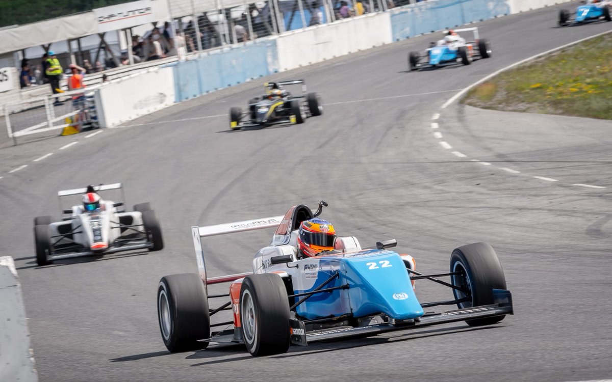FormulaAcademyF's tweet photo. Ahveniston kisaviikonloppu kunnialla kaikkien kuljettajien osalta suoritettu. Paljon onnistumisia, kehitystä ja taistelua sijoituksista. 😎
Lue viikonlopun kisatiedote kokonaisuudessaan: https://t.co/f87qP1jlTf
#formulaacademyfinland #ratasm #f4 @SamiTrog Kuva: Tero Niemistö https://t.co/WYcm8c0dAe