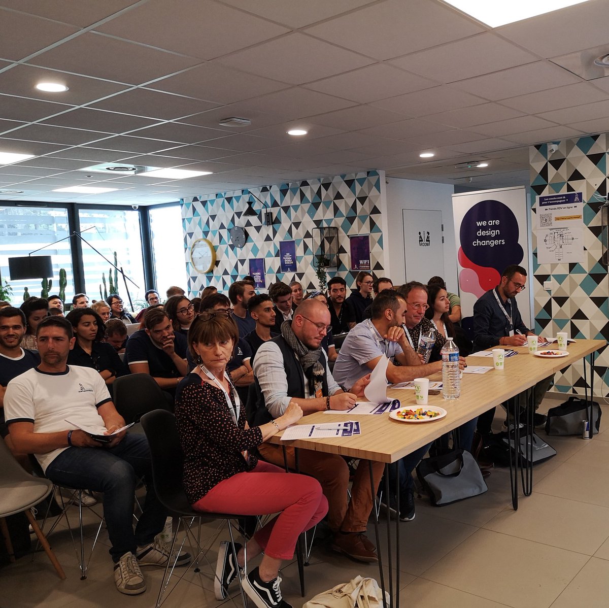 SophMomo's tweet photo. Le jury d'experts du #Swmtp a hâte d'entendre vos pitchs ! https://t.co/fjoRE46Od0