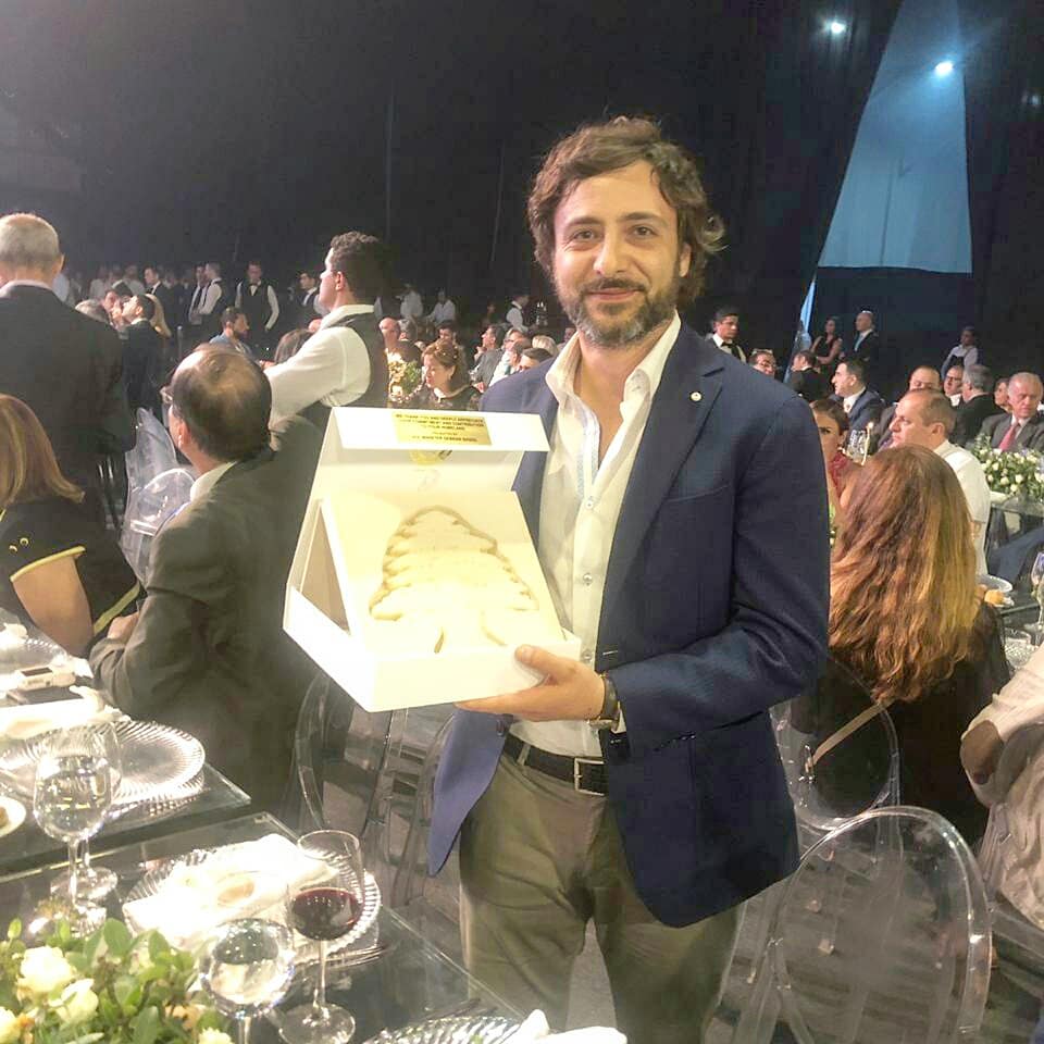 maradonayousse's tweet photo. Onorificenza.. Grazie ministro grazie Libano e grazie Italia  Fiero di essere libanese 🇱🇧  Fiero di essere italiano 🇮🇹 #italy #lebanon #ministry  #foreign #HONOR20Series #robabonamaradona  @ Biel  @Walid_Haidar  grazie https://t.co/7Q57RNu4Ev