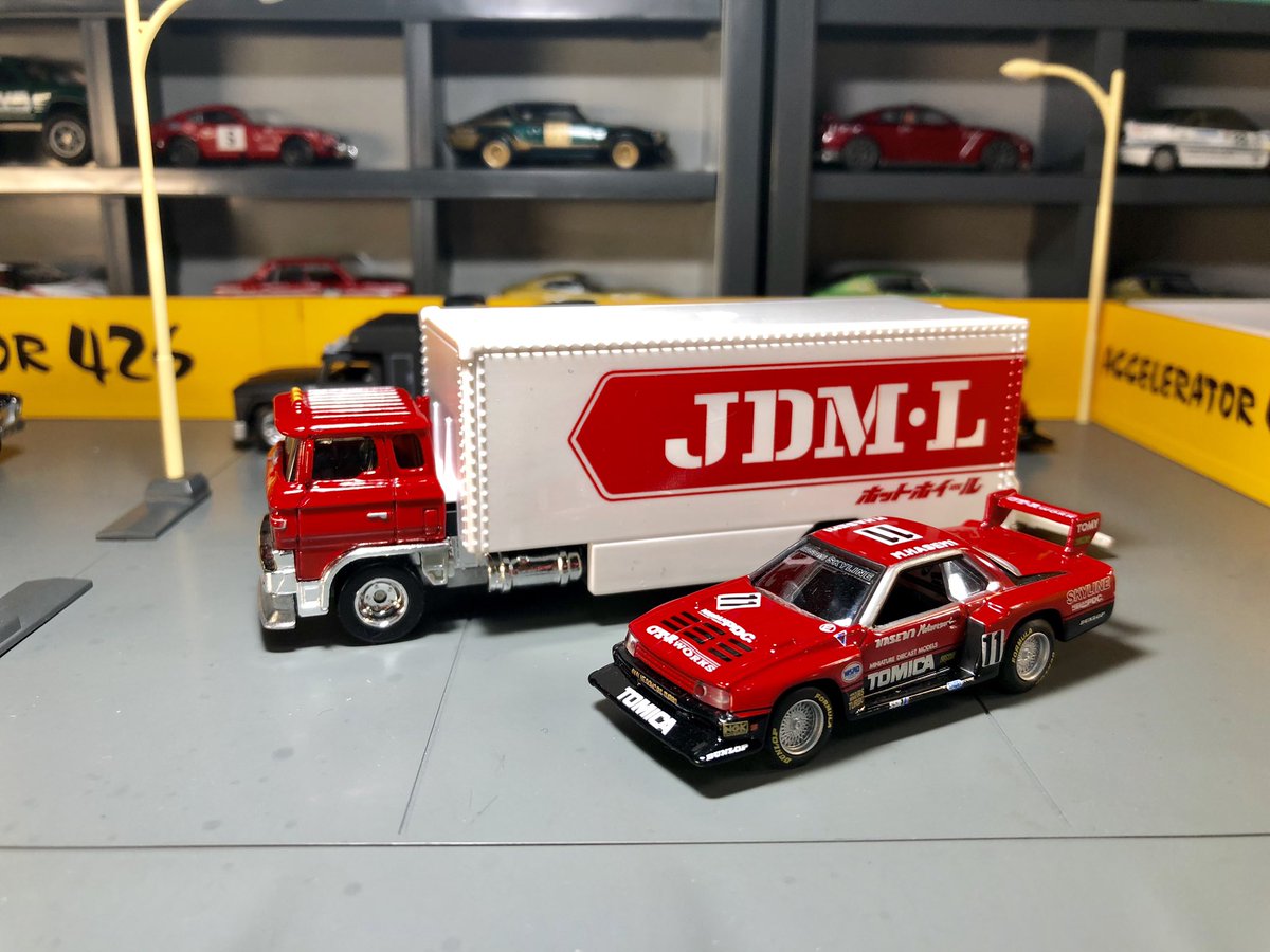 HotKustoms's tweet photo. JDM Legends Pair 😎
#hotwheelscollectors #tomicalimited #teamtransport #sakurasprinter #nissanskylineturbo #jdmlegends https://t.co/jo1RVHqgVz