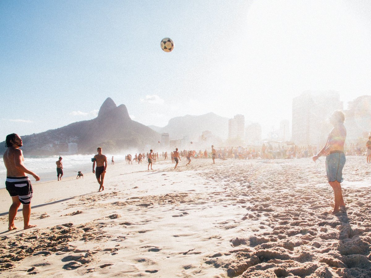 ILIVEGLOBAL's tweet photo. Perfect day to go to the beach 🏖

#RiodeJaneiro #Rio #copacabana #ipanema #Brazil #beach #sand #football #CopaAmerica2019 #sun #playa https://t.co/3WBXxCrZCx