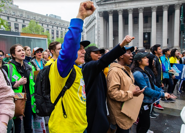 sciencemarchnyc's tweet photo. POWER TO THE PEOPLE!
#MarchForScience2019 https://t.co/FiludEYBwQ