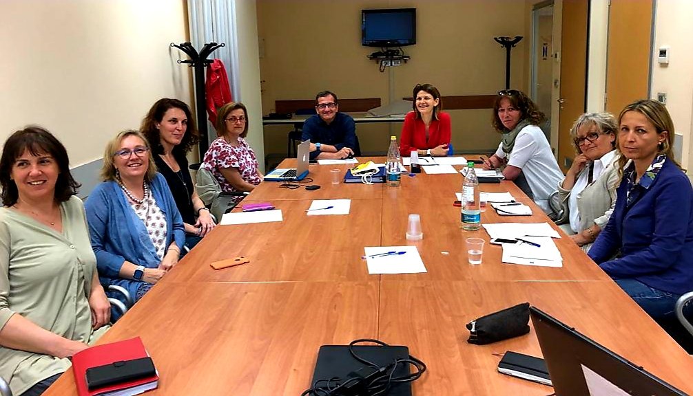 #IlPensierodellaDomenica va al #womenpowerment VS  #glassceiling, quel soffitto di cristallo che traduce gli ostacoli invisibili ma reali alle #PariOpportunita'. La Consulta di #DonneCooperatrici di <a href="/Confcoopiemonte/">ConfcoopPiemonte</a> è al lavoro su #formazione #rete #welfare per la #conciliazione