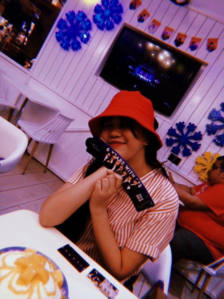 lyned95's tweet photo. fangirling at its finest to celebrate @BTS_twt upcoming festa 💜THANK YOU ✨ @BTSARMYFest #ACosmicConnection #6YearsWithBTS https://t.co/GMzZXcbxdA
