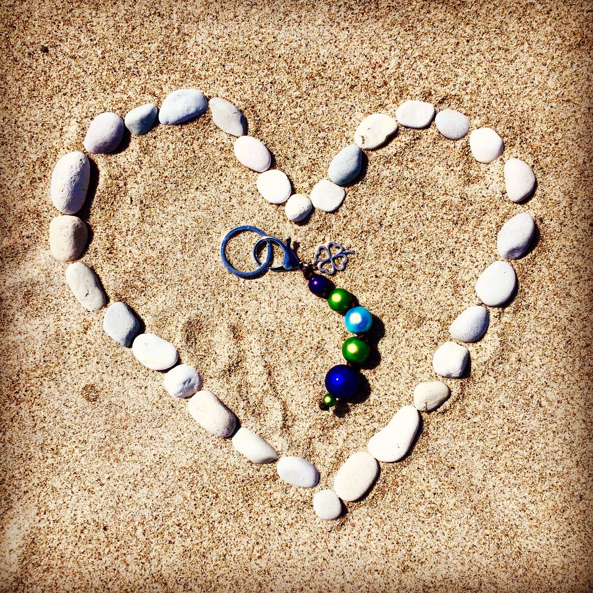AJOLA's tweet photo. Love from us to you❤️❤️❤️❤️❤️ ⠀ ⠀ #ajola #schmuck #schmuckfürdiesinne #anhänger #schlüsselanhänger #miracle #hamburg #design #conceptstore #hamburgerschwestern #geschenke #geschenkideen #happy  #gutelaune #lichtreflektierend #accessoires #weekend #seaside #love https://t.co/fgdCUAOr1z