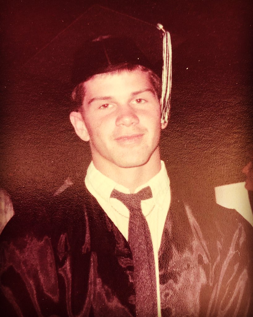 BrianReinert1's tweet image. 😳😳!! #ClassOf84 #LongLostBoxOfPics #LMAO