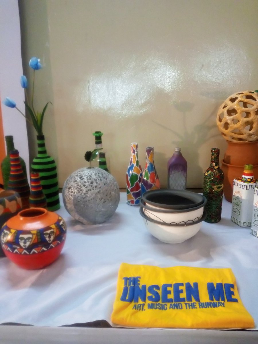 j_nabwire's tweet photo. This some of the works exhibited b Haven for African children come check them out this the last day don't miss out
#day3
#UnseenMeExhibition19
#ModelTheWay19
#UnearthingPotential https://t.co/G38ugWDoX9