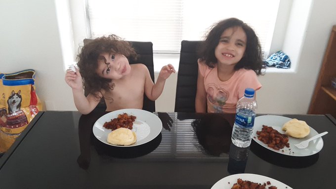 Woke up to this beautiful pic😍 my girls eating breakfast... Thanks @XashleylashaeX https://t.co/4m0r<a href="/tag/nofilterneeded"class="tags"><span>#nofilterneeded</span></a><a href="/tag/prettywithnomakeupon"class="tags"><span>#prettywithnomakeupon</span></a>