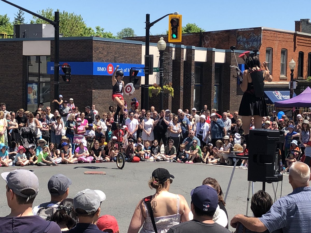 FilomenaTassi's tweet photo. It was fantastic to see so many performers gather for @DundasBuskerFst this weekend. Thank you to all the performers for bringing their skill and artistry and for putting on such a wonderful show. Events like this make #HamOnt the place to be! https://t.co/YI1oGgSCrQ