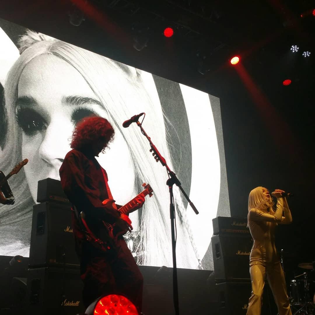 PoppylandBR's tweet photo. 08/06/19: Poppy durante apresentação no festival Diversa no El Plaza Condesa (Cidade do México, México).

📸 notyourmelissa https://t.co/wD2hpOcj2s