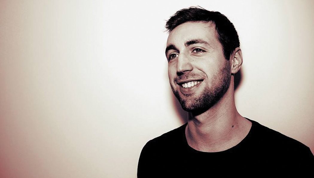 #NowPlaying Fantástica música house made in France con Deborah Aime La Bagarre y su ‘Garage garage’ que nos teletransporta directamente a los años 90!!!
> youtu.be/-Pe-XKXHno8
#frenchmusic #electronicmusic