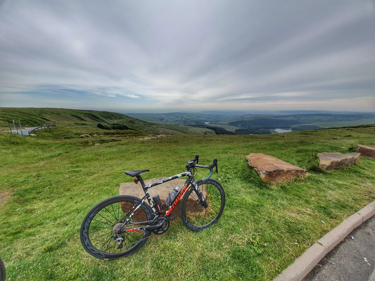 Aky_Mufti's tweet photo. A view from the top of #Holmemoss 

#huddersfield #cycling #specializedtarmac
#cycle https://t.co/wezajhs4oC