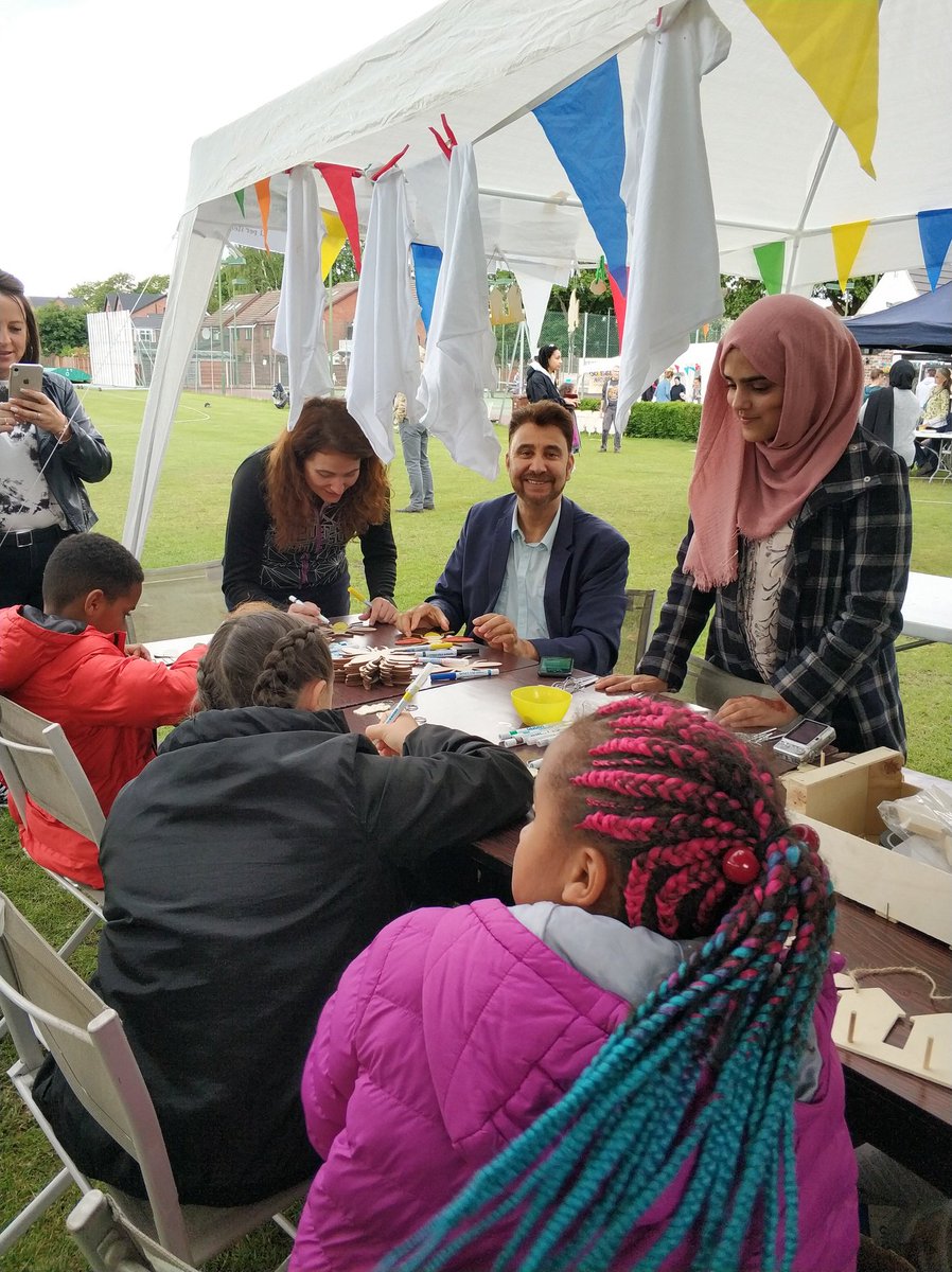 AngelikiStg's tweet image. Great day, good turnout, fantastic community atmosphere, brilliant activities and so good to catch up with many friends &amp;amp; local residents. Thanks @KingsbrookRA for organising such a day packed full with activities (for all ages too 👇) 😆🌿🌻 #familyfunday