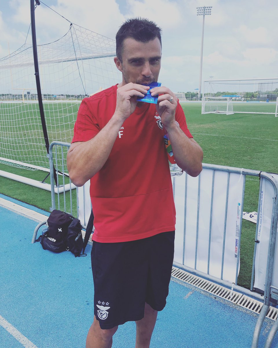 Fernando Ferreira is ensuring he is completely hydrated before, during and after this mornings session. 

The weather here at the IMG academy is hot and humid, Totum Sport gives Fernando all of the 78 electrolytes to ensure complete hydration 💦 🧤 

#hydration #benfica #igcc19