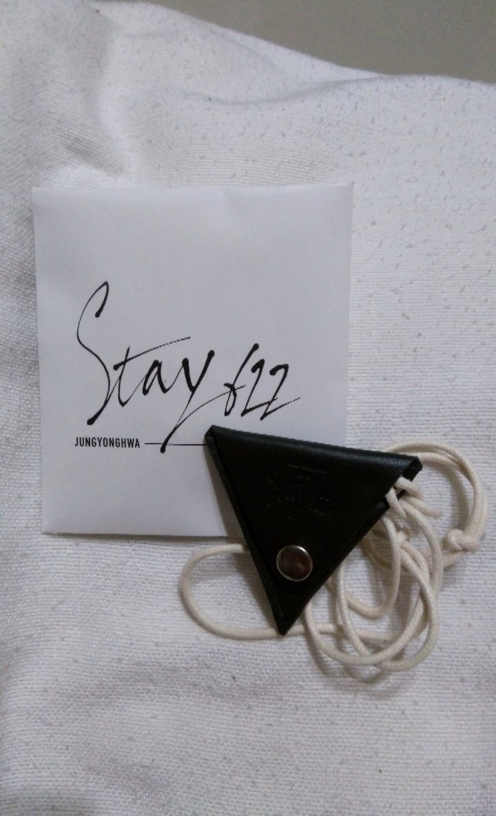 SIMBAeomma's tweet image. PH ONLY!! ☺
Help rt please. 😭

Selling my CNBLUE Track 8 Iphone 7 Case and Stay 622 pick set merchandise. Never used.
If anyone is interested pm me for the price. Shipping fee is free. 
Really need funds that's why i'm selling it. 😭

#CNBLUE #Track8 #Stay622