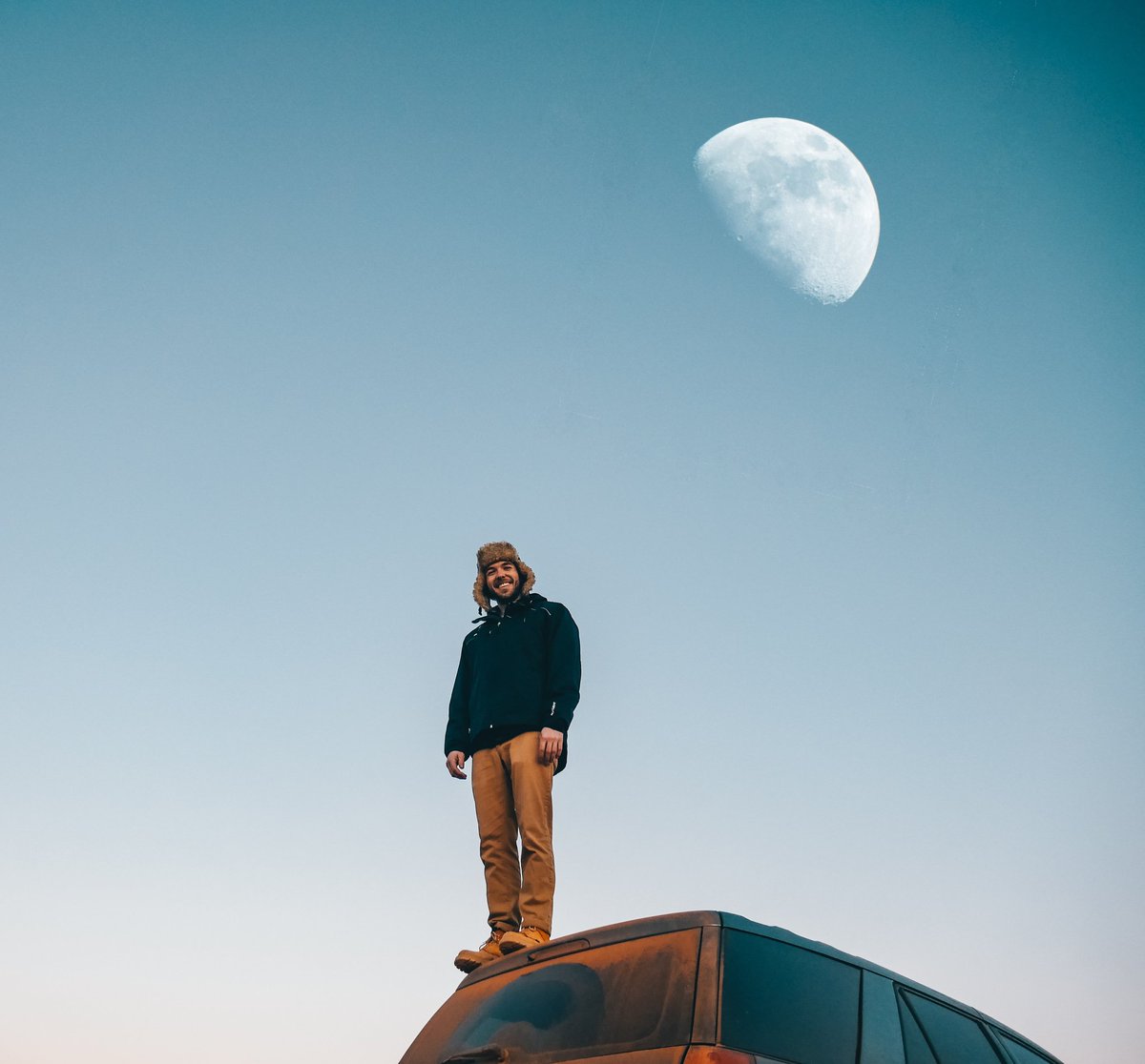 CompassesQuests's tweet photo. •Sunset, moon, good tunes, and you•
We love escaping to our little secret spot out in the desert for a weekend of camping.
#utah #Camping #desert #moon https://t.co/MixSnFp51h