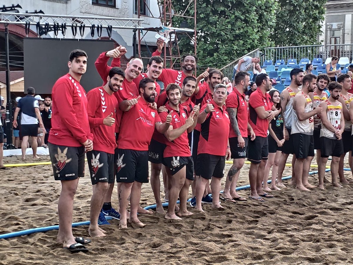balonmanopinto's tweet photo. ¡SUBCAMPEÓN DE EUROPA!
El jugador del primer equipo Andrés Servant se proclama subcampeón de Europa en los EBT FINALS 2019.
Acompañado de otro píntelo, Carlos Donderis.
¡Enhorabuena chicos! https://t.co/wf2shEiW8r