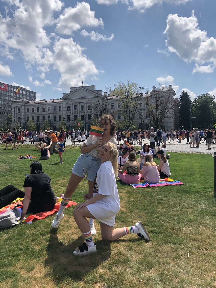 FLEXAlumniLT's tweet photo. Our #FLEXAlumni also celebrated #BalticPride2019!🏳️‍🌈

Yesterday, the Alumni Coordinators of @FLEXAlumniLT and @FlexAlumniLV joined the @USEmbVilnius team to support celebrate the LGBT communities and March for Equality with around 10 000 people in Vilnius.
#FLEXProgram #ACGlobal https://t.co/TT5wATSxHn