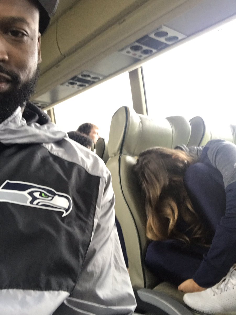 DJSupaSam's tweet photo. Wakes Wakey @SeaDncr_KelseyG @SeaDncr_Kristin @SeaDncr_Kiana @seadncr_ashley #12Tour #BusChronicles #CreepStatus 🤣 https://t.co/oScsHybASl