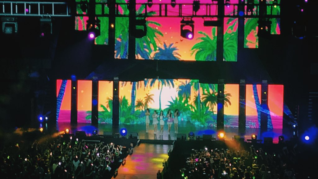 jenoliest's tweet photo. what just happened #KWMF2019 https://t.co/UNnTSWKGG3