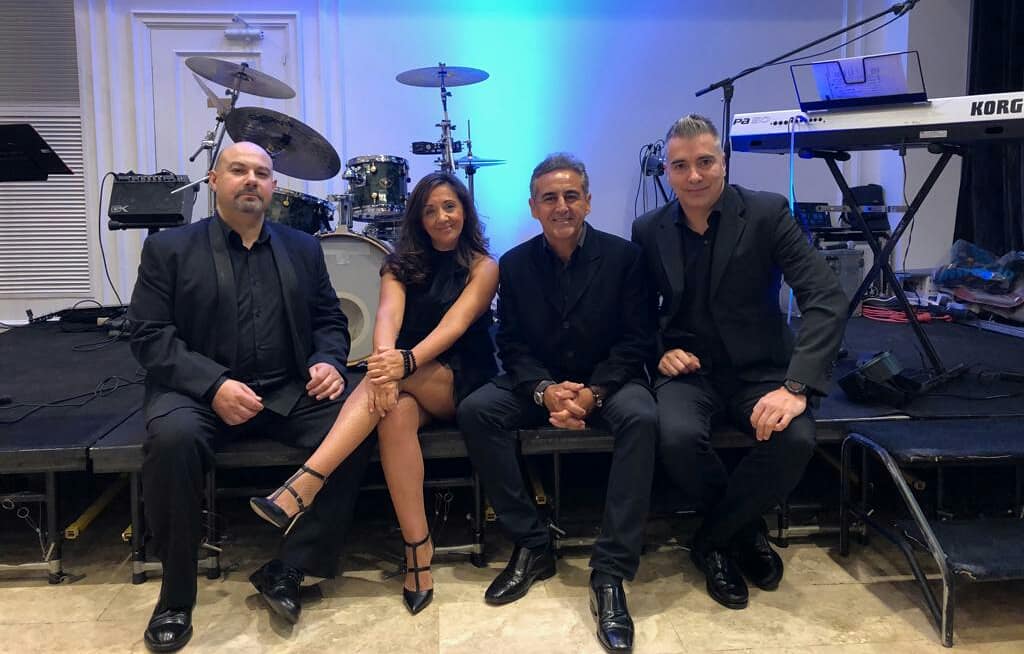 MayGuzevents's tweet photo. #bodasdeoro #sresespino #8junio #eventosmadrid #hotelgranmeliapalaciodelosduques #orquestathefabula #eventosprivados #musica #diversión #baile #elegancia #mayguzevents #tueventoamedida #ilusionescumplidas https://t.co/8pauiUNV3C