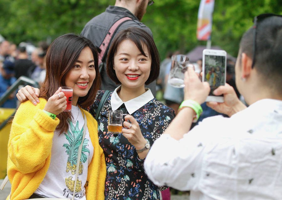 XHNorthAmerica's tweet photo. Vancouver Craft Beer Week is celebrating its 10th anniversary, and 100 breweries from Canada and US with over 300 craft beers are ready to delight you #VCBW #VCBW2019 https://t.co/AjUBVH8MhW
