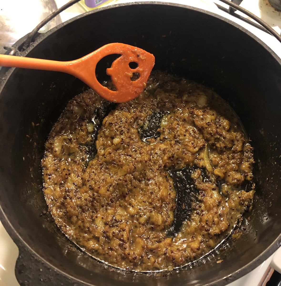 lrparkhill's tweet photo. Science. Tried @seriouseats Channa Masala recipe last night, and adding a pinch of baking soda to the onions aided this deep brown color. Recipe was delicious. 🥘 Thanks @kenjilopezalt! https://t.co/5OBrMkCoyA