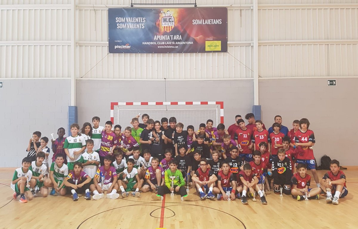 FedCatHandbol's tweet photo. #Final4CAT Aleví Expert Masculí - Mixt | RESULTATS 

🥇 @handbolbordils 
🥈 KH7 @BMGranollers 
🥉 @LaietaClub 
4️⃣ @H_Poblenou https://t.co/qpNxQB2rKn