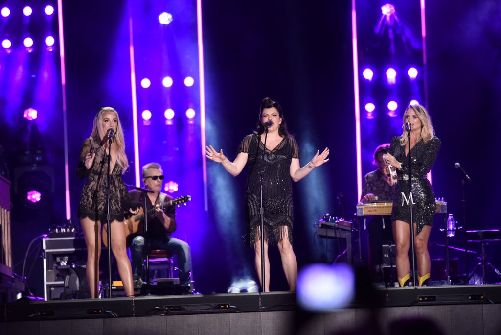 UKCOUNTRYNEWS tweet picture