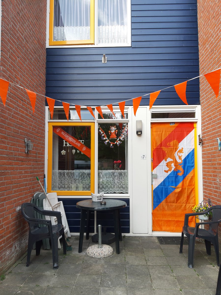 carooo25's tweet photo. Huis en auto versierd  voor het wk! 😁😁⚽️⚽️🇳🇱 @oranjevrouwen https://t.co/BFbBhqoAMm