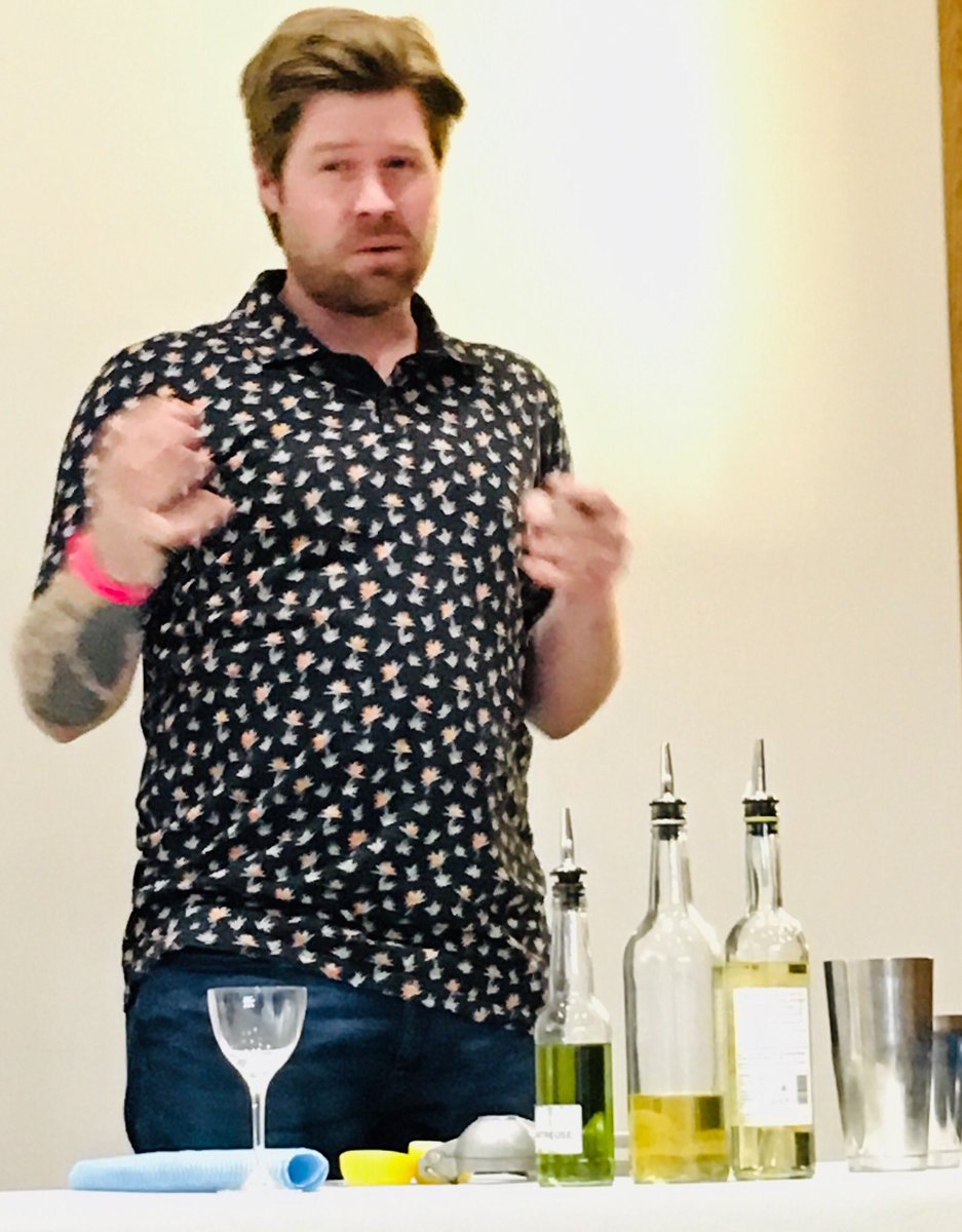 helenjerome's tweet photo. COCKTAIL 🍸 CONTEST 🍹
One of the joys of this year’s @sohofoodfeast 🔥 was a short, sharp, sweet cocktail competition between @TheKingofSoho @Bar_Termini & @HIXRestaurants - won by Termini with “Blush”, ahead of #HixSoho’s fresh-tasting ”Heaven & Earth” asparagus concoction 👌 https://t.co/xdHnuIgK1m