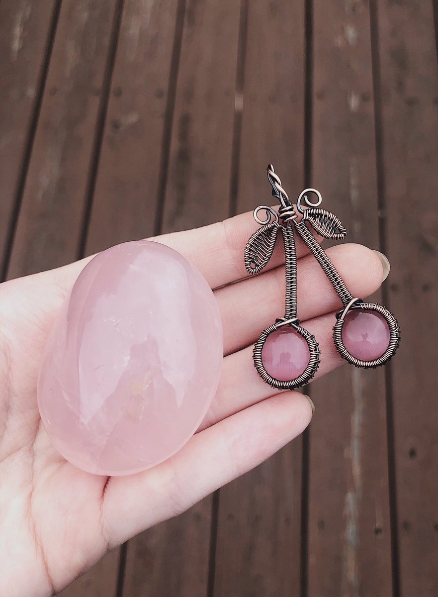 macwiremarket's tweet photo. ✨🍒 giveaway time!!! 🍒✨
winner receives this rose quartz palm stone and pink cats eye glass cherry! 

to enter: retweet this post &amp; follow me @macwiremarket 
optional: tag a friend 

ends 06/16, good luck 💗 https://t.co/aL4RGtmHmV