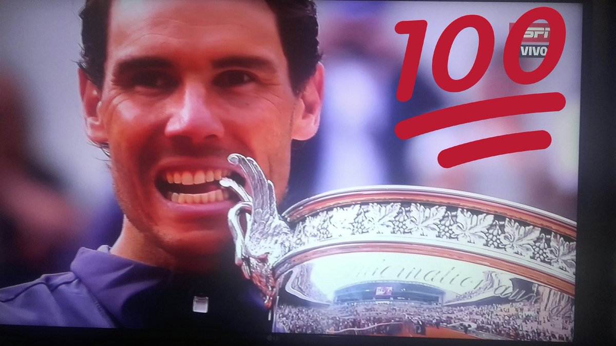 EgresadaU's tweet image. Mi favorito 12 veces ganador de éste Grand Slam, el Rey en polvo de ladrillo😊😉