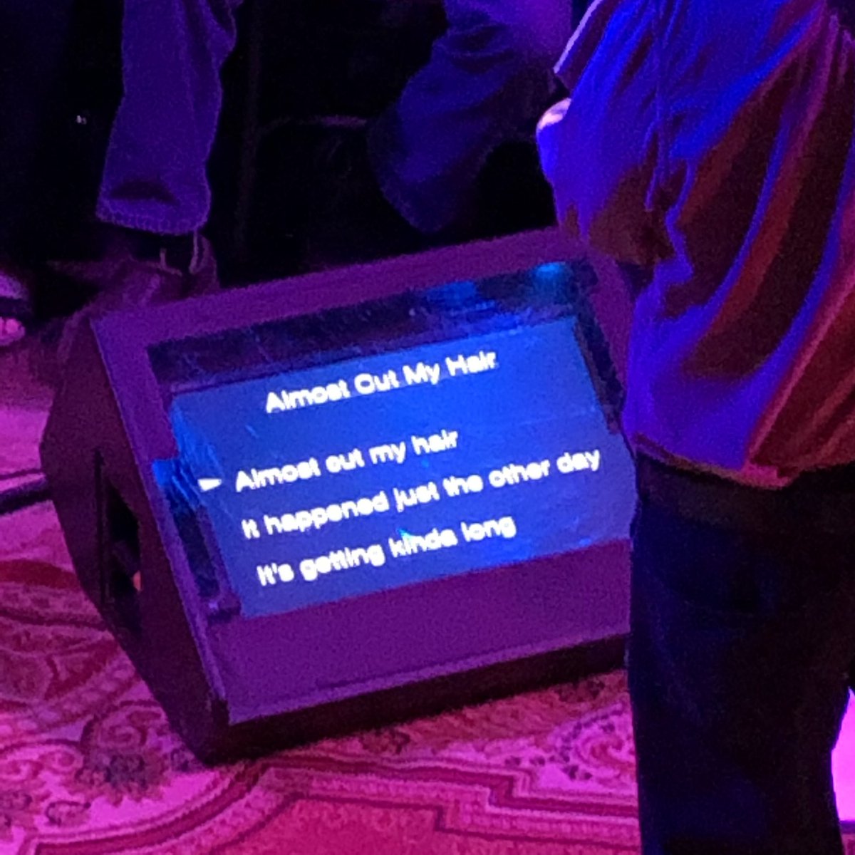 TimmyB707's tweet photo. Love that David Crosby practices what he preaches #AlmostCutMyHair from @thedavidcrosby &amp; Friends @LevonHelmRamble gig on 6/8. Wish Croz would release these gigs as downloads again. #LongLiveCroz https://t.co/gRro3wZGsc