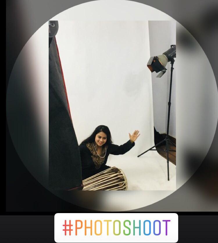 MahimaUpadhya16's tweet photo. Had an #Amazing #Photoshoot  with an #Amazing #Photographer 
#Myfavourite #Deepak ji. with my #Saaz #Pakhawaj
Some interesting project is Coming Stay tuned!
#Shootdiaries  #musicalJourney #percussion #Pakhawaj #upcommingProject #UpcomimgConcert #Collaboration #Photography #ICM https://t.co/JCMoaYFeI0