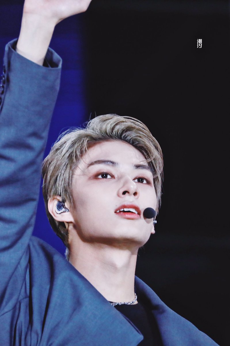 ♡-HD (4/17)
#HAPPY_JUN_DAY  
반짝반짝이는 준이야   
<a href="/pledis17/">pledis seventeen</a> 
#세븐틴 #seventeen #준 #문준휘 #JUN #文俊辉  #ジュン