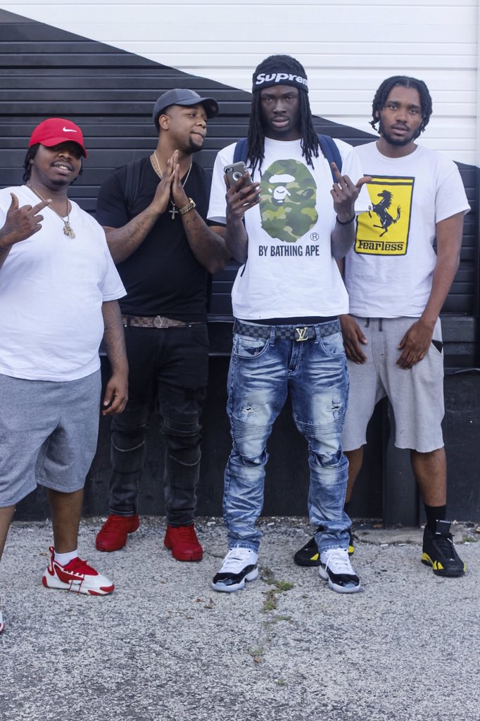 aseanlovesme's tweet image. We grew up lil dirty niggas, now the whole town feel us 🖤