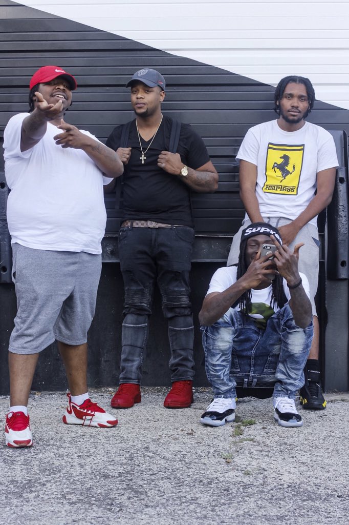 aseanlovesme's tweet image. We grew up lil dirty niggas, now the whole town feel us 🖤