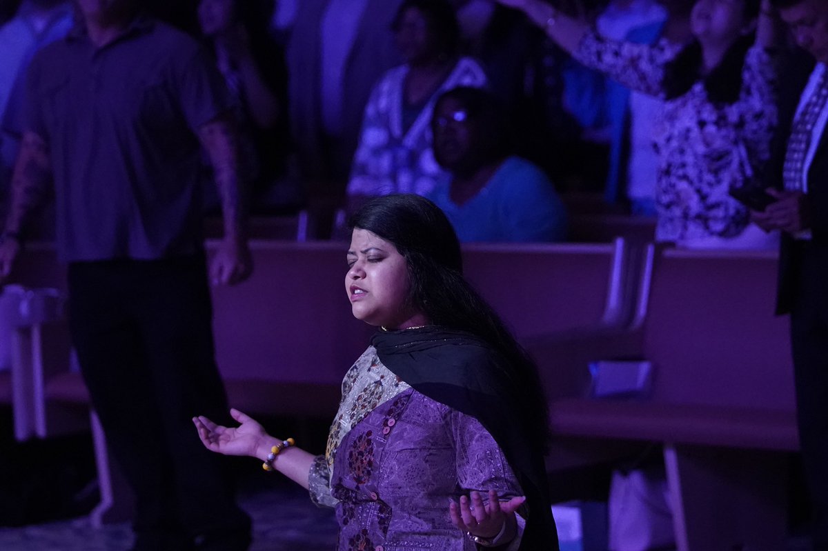EpicChurchIntl's tweet photo. “If you will sing in the present about what Jesus did in the past it will shape your future for breakthrough!” Pastor John J. Wagner
#SongOfChampions #YouDontHaveToBeBarrenAnymore #Sing #ChampionshipLiving #GetReadyForBreakthrough
#EpicChurchInternational https://t.co/OOdtQQiWUe