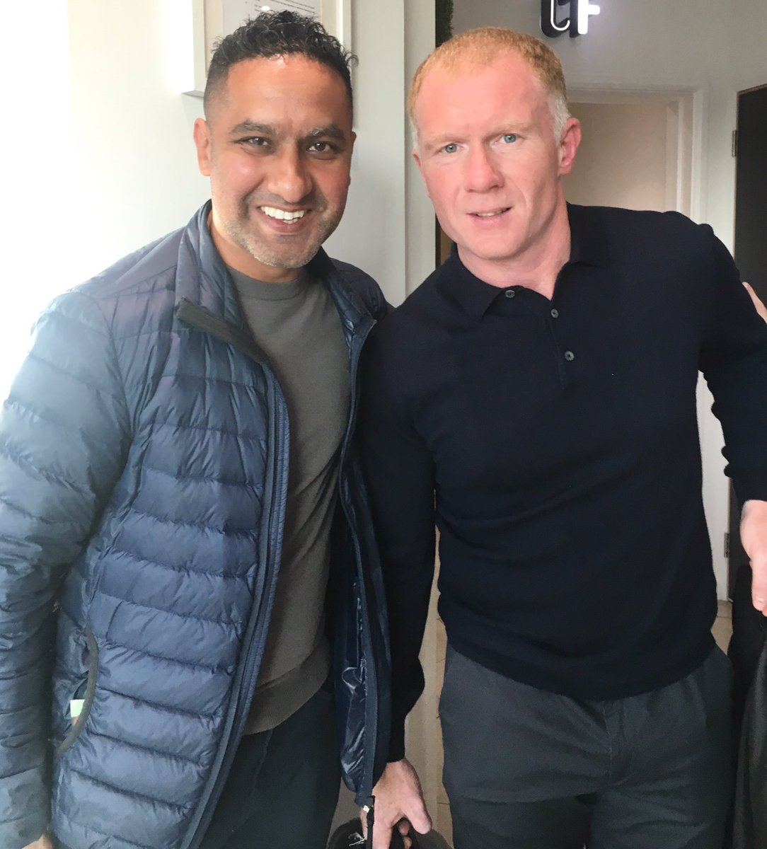 Raman7Paul's tweet photo. A fortnight ago, with one of THE greatest midfielders of any generation & one of my all time favourites ... #PaulScholes #SatNav #Genius #Scholes #MUFC #Treble99 #TrebleReunion @ManUtd https://t.co/SHZDYMyhT4