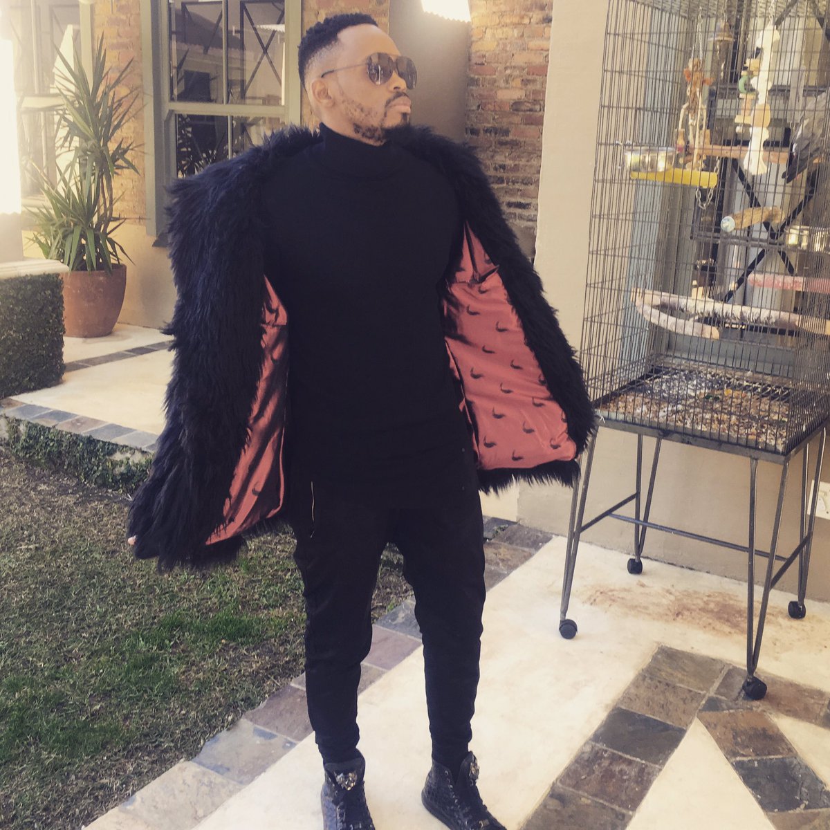 DonaldInDenial's tweet photo. RT and comment with #Ngiyazfela 
I will follow each and every person who does.

I wanna follow atleast a 1000 people tonight 🙏🏽 https://t.co/clSzCzDvHt