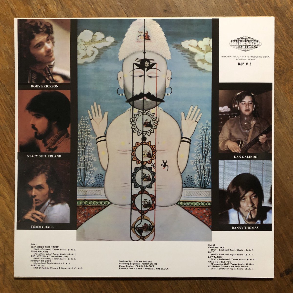 TheLeesOfMemory's tweet photo. #CurrentSpinner "Unofficial" pressing of #EasterEverywhere IA-LP-05 believed to be a needledrop of a clean original copy of the Mono LP from the early '80s. Sounds great & even has "Postures" misspelled. Helpful for those of us who couldn't chunk down $600 for the real deal.🌞 https://t.co/cS2A1HHHib