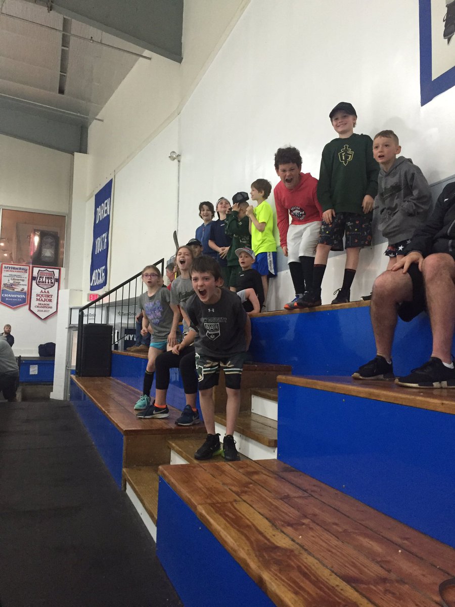 <a href="/LiGladiators/">LIGladiators</a> 18U up 1-0 in semi-final action at CT Breakers Showdown as 09' AAA cheer them on