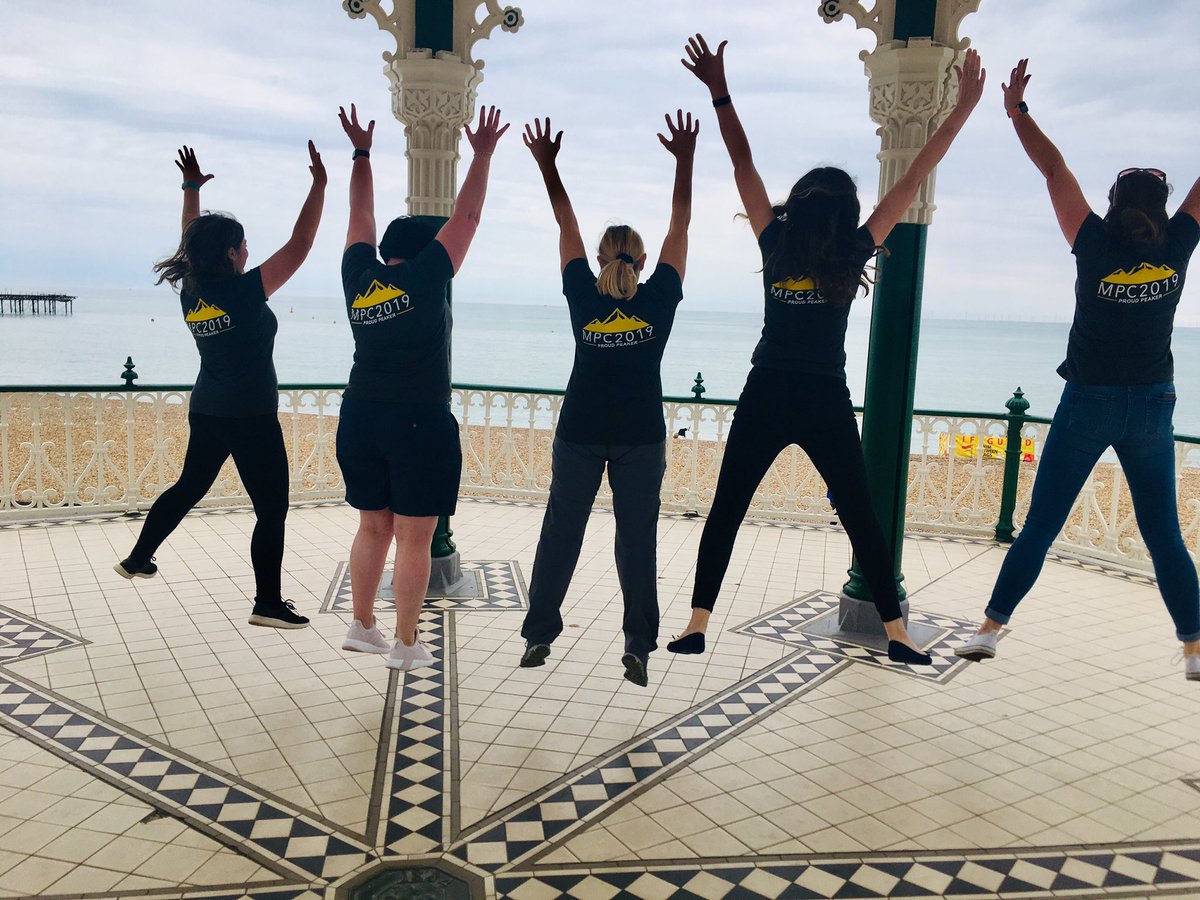 MarieJones14057's tweet photo. #Peakermeet-ups #peakerjumps #Seafrontfun
#chipswereeaten

Love how our community brings us together as one ❤️❤️ @SamHeughan @MyPeakChallenge @EnglandPeakers @gaskell_alison @mrssammorris #MyPeakChallenge #mpc #community https://t.co/gR3YfNsv1i