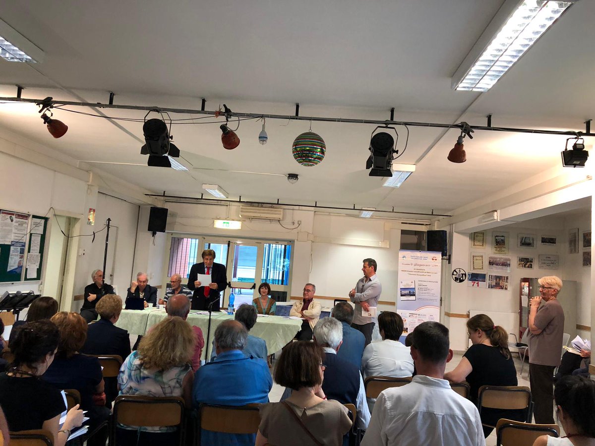 Figliomeni_FdI's tweet image. Cerimonia di consegna organizzata da Associazioni Periferie e Incontro IX premio Vincenzo Scarpellino a #Roma #TorTreTeste. Poesie e stornelli inediti nei dialetti del #Lazio che ci hanno deliziato il pomeriggio
